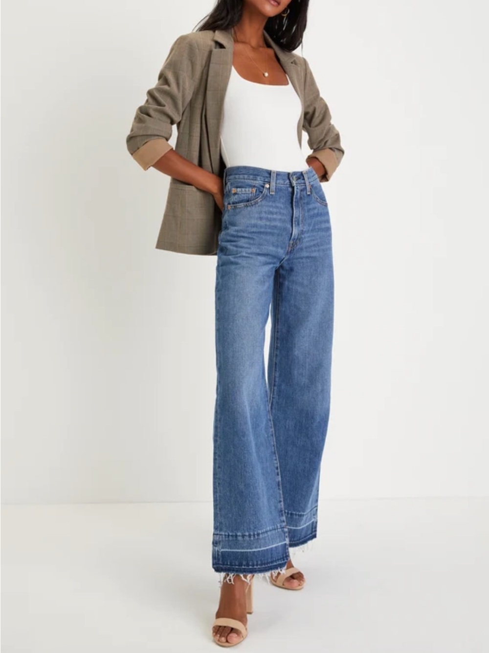 Levi’s Wide Leg Ribcage Raw Hem